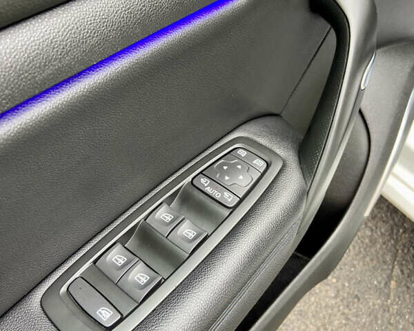 Белый Рено Меган, объемом двигателя 1.5 л и пробегом 151 тыс. км за 15650 $, фото 40 на Automoto.ua