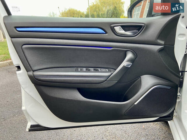 Белый Рено Меган, объемом двигателя 1.5 л и пробегом 151 тыс. км за 15650 $, фото 39 на Automoto.ua