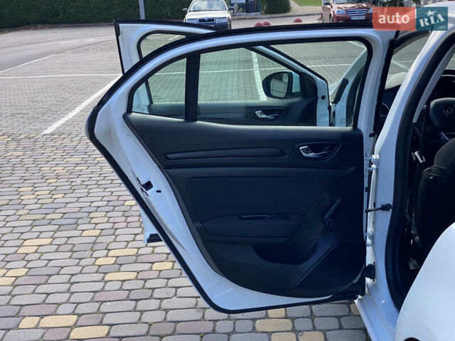 Белый Рено Меган, объемом двигателя 1.5 л и пробегом 207 тыс. км за 10850 $, фото 14 на Automoto.ua