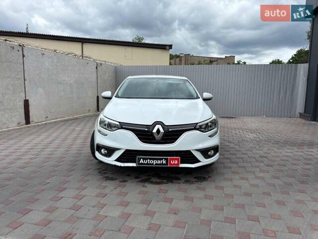 Белый Рено Меган, объемом двигателя 1.5 л и пробегом 221 тыс. км за 10790 $, фото 7 на Automoto.ua
