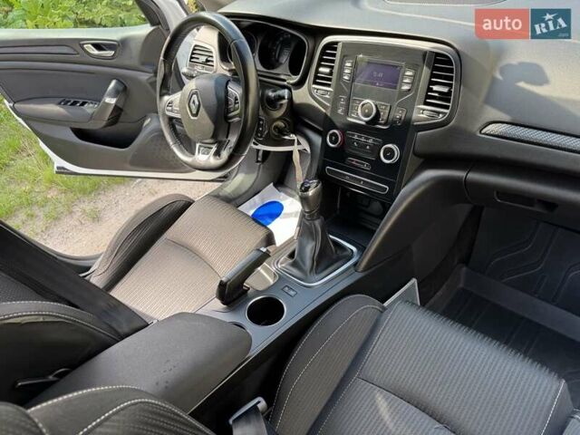 Белый Рено Меган, объемом двигателя 1.5 л и пробегом 259 тыс. км за 9700 $, фото 18 на Automoto.ua