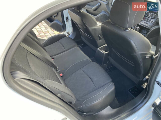 Белый Рено Меган, объемом двигателя 1.5 л и пробегом 207 тыс. км за 10850 $, фото 18 на Automoto.ua