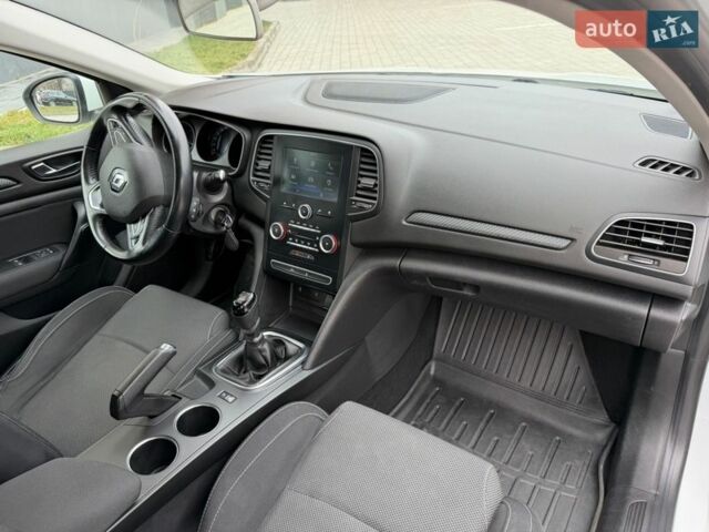 Білий Рено Меган, об'ємом двигуна 1.6 л та пробігом 189 тис. км за 10800 $, фото 17 на Automoto.ua