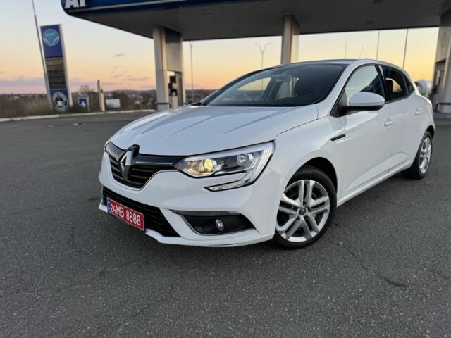 Белый Рено Меган, объемом двигателя 1.5 л и пробегом 2 тыс. км за 11900 $, фото 6 на Automoto.ua