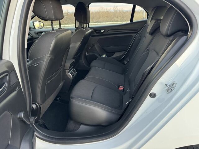 Белый Рено Меган, объемом двигателя 1.5 л и пробегом 2 тыс. км за 11900 $, фото 9 на Automoto.ua