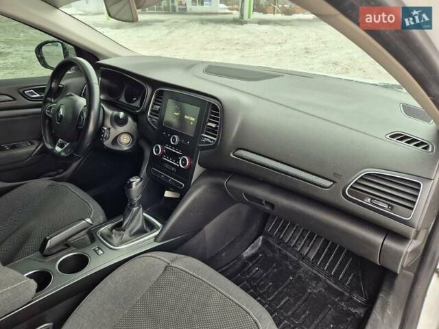 Білий Рено Меган, об'ємом двигуна 1.46 л та пробігом 309 тис. км за 11700 $, фото 21 на Automoto.ua