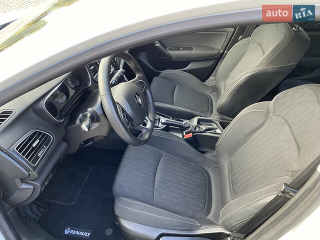 Белый Рено Меган, объемом двигателя 1.5 л и пробегом 207 тыс. км за 10850 $, фото 11 на Automoto.ua