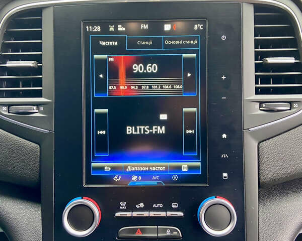 Белый Рено Меган, объемом двигателя 1.5 л и пробегом 151 тыс. км за 15650 $, фото 63 на Automoto.ua