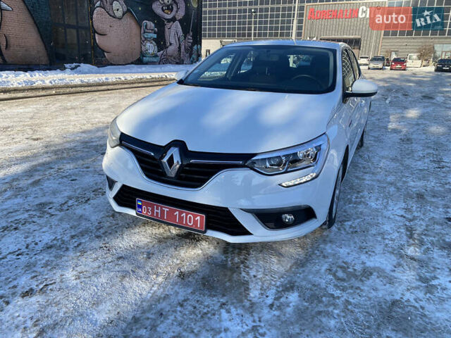 Белый Рено Меган, объемом двигателя 1.5 л и пробегом 207 тыс. км за 11850 $, фото 23 на Automoto.ua
