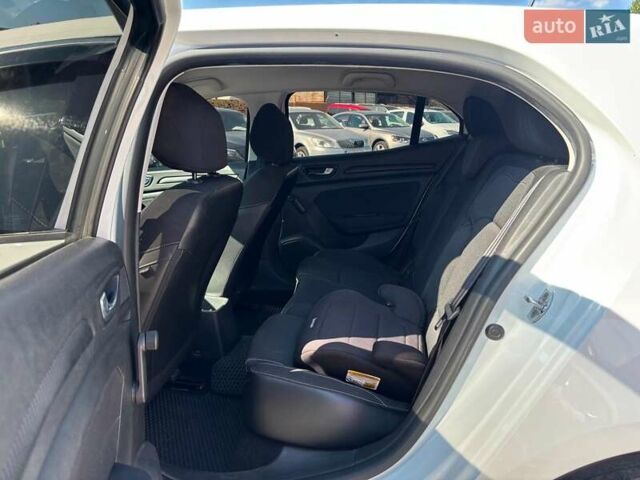 Білий Рено Меган, об'ємом двигуна 1.5 л та пробігом 221 тис. км за 10690 $, фото 14 на Automoto.ua