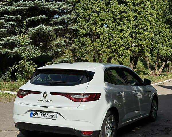 Білий Рено Меган, об'ємом двигуна 1.46 л та пробігом 154 тис. км за 9900 $, фото 2 на Automoto.ua