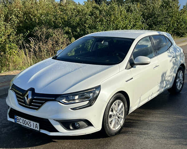 Білий Рено Меган, об'ємом двигуна 1.2 л та пробігом 41 тис. км за 16000 $, фото 2 на Automoto.ua