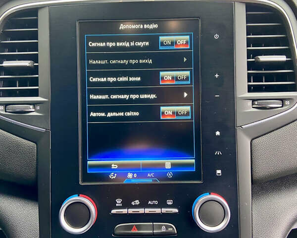 Белый Рено Меган, объемом двигателя 1.5 л и пробегом 151 тыс. км за 15650 $, фото 64 на Automoto.ua