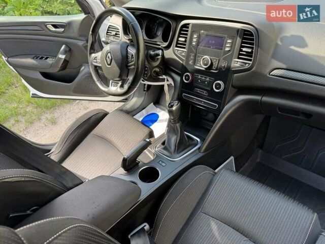 Белый Рено Меган, объемом двигателя 1.5 л и пробегом 259 тыс. км за 9600 $, фото 15 на Automoto.ua