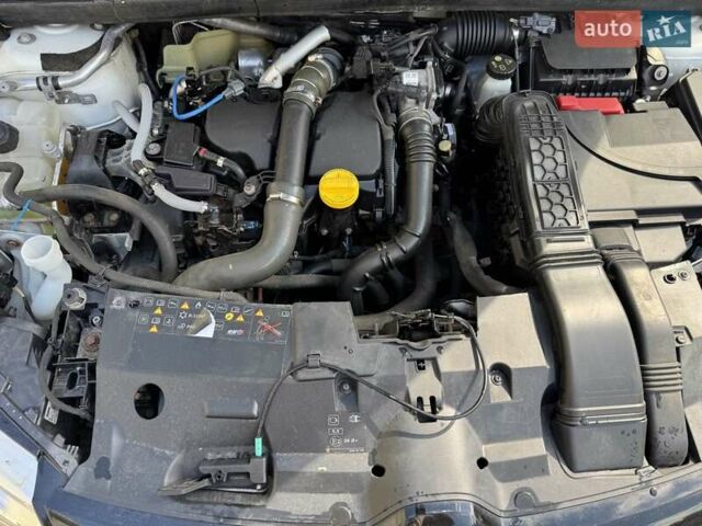 Белый Рено Меган, объемом двигателя 1.5 л и пробегом 259 тыс. км за 9600 $, фото 17 на Automoto.ua