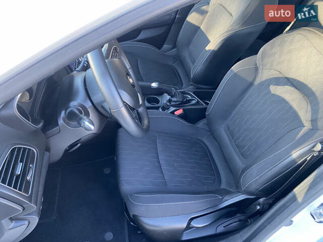 Белый Рено Меган, объемом двигателя 1.5 л и пробегом 207 тыс. км за 11850 $, фото 37 на Automoto.ua