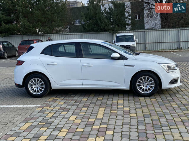 Белый Рено Меган, объемом двигателя 1.5 л и пробегом 207 тыс. км за 10850 $, фото 5 на Automoto.ua
