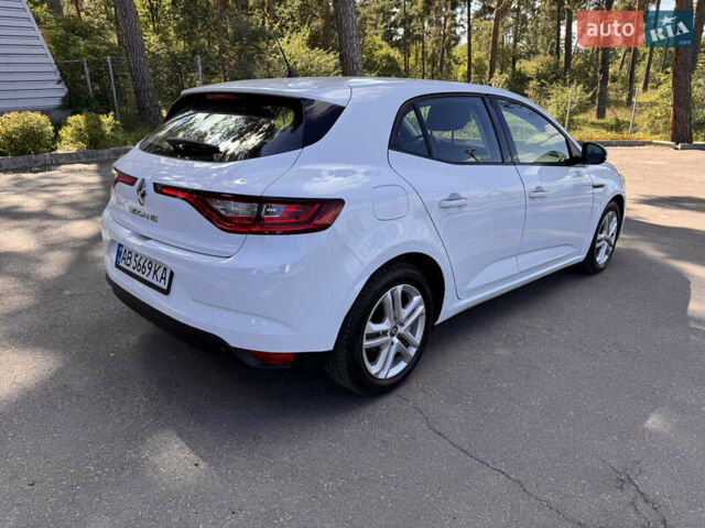 Белый Рено Меган, объемом двигателя 1.46 л и пробегом 139 тыс. км за 13900 $, фото 55 на Automoto.ua