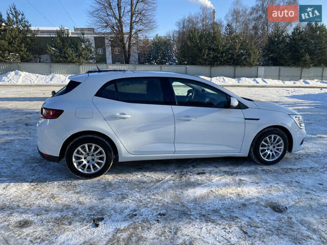 Белый Рено Меган, объемом двигателя 1.5 л и пробегом 207 тыс. км за 11850 $, фото 19 на Automoto.ua