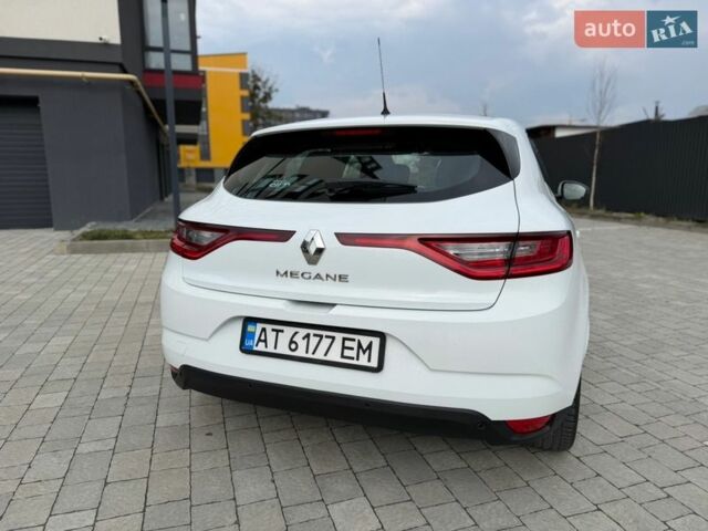Білий Рено Меган, об'ємом двигуна 1.6 л та пробігом 189 тис. км за 10800 $, фото 5 на Automoto.ua