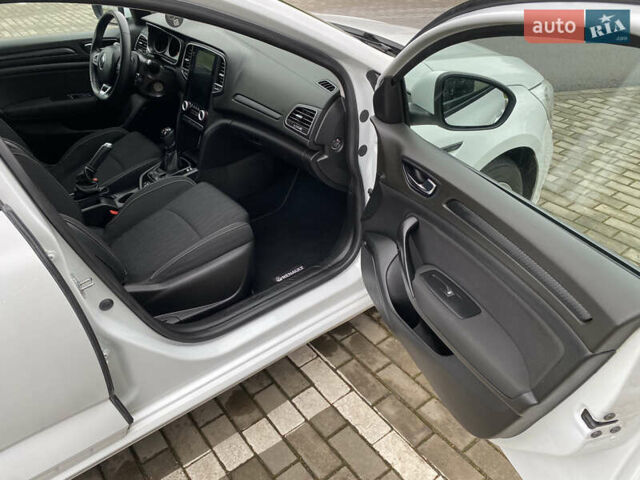 Білий Рено Меган, об'ємом двигуна 1.5 л та пробігом 207 тис. км за 10985 $, фото 14 на Automoto.ua