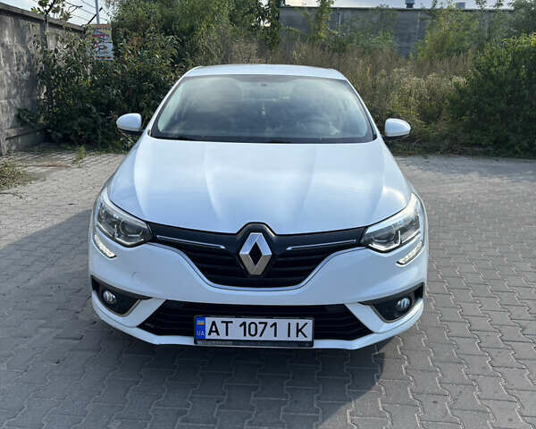 Білий Рено Меган, об'ємом двигуна 1.46 л та пробігом 233 тис. км за 11500 $, фото 1 на Automoto.ua