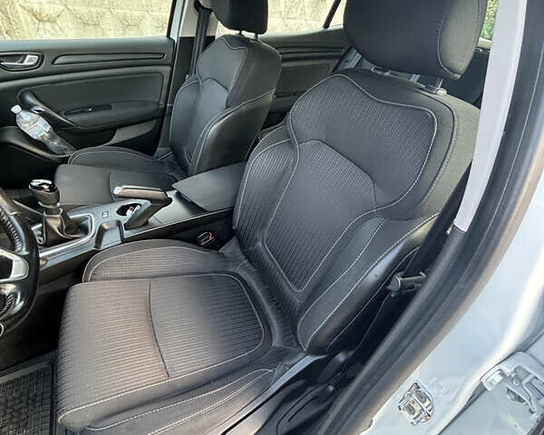 Білий Рено Меган, об'ємом двигуна 1.46 л та пробігом 233 тис. км за 11500 $, фото 12 на Automoto.ua