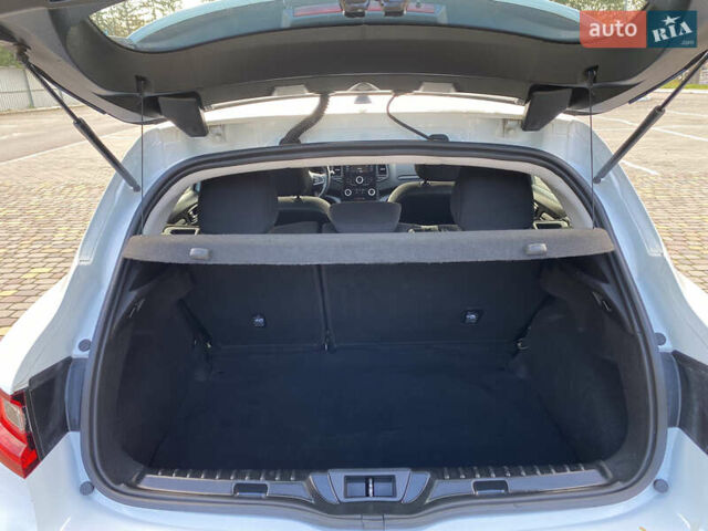 Белый Рено Меган, объемом двигателя 1.5 л и пробегом 207 тыс. км за 10850 $, фото 19 на Automoto.ua