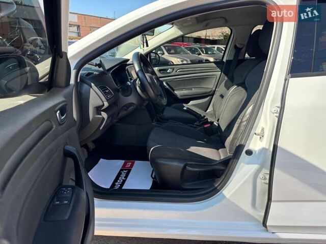 Білий Рено Меган, об'ємом двигуна 1.5 л та пробігом 221 тис. км за 10690 $, фото 13 на Automoto.ua