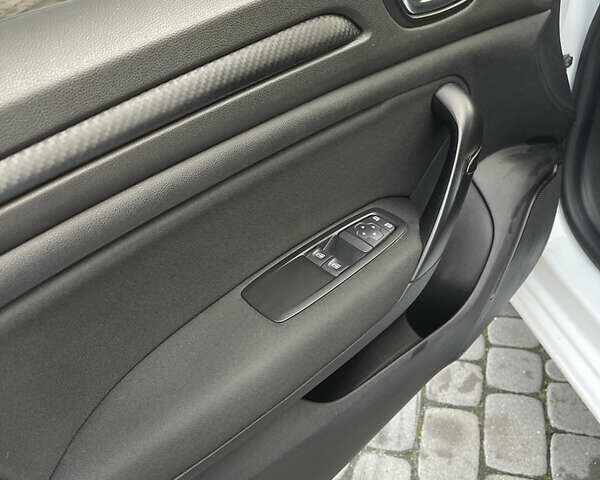 Белый Рено Меган, объемом двигателя 1.46 л и пробегом 224 тыс. км за 9500 $, фото 10 на Automoto.ua