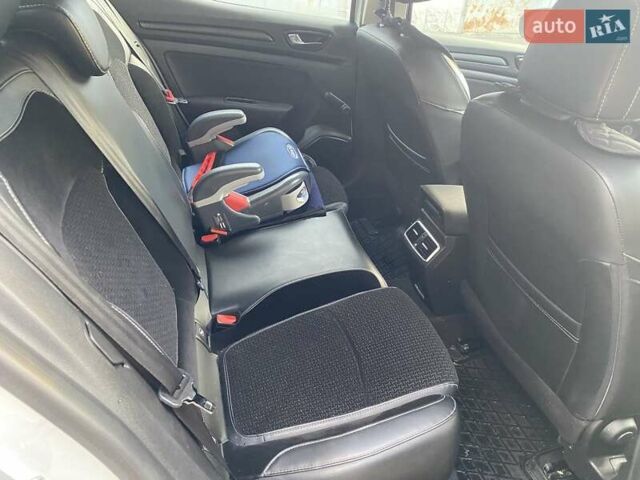 Белый Рено Меган, объемом двигателя 1.5 л и пробегом 204 тыс. км за 12400 $, фото 10 на Automoto.ua