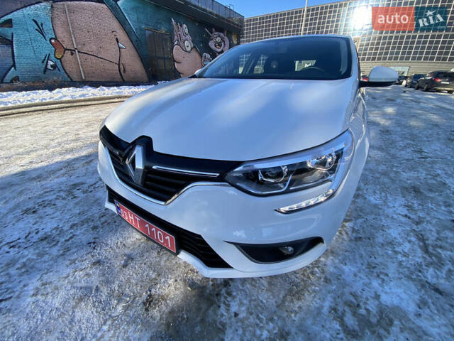 Белый Рено Меган, объемом двигателя 1.5 л и пробегом 207 тыс. км за 11850 $, фото 10 на Automoto.ua