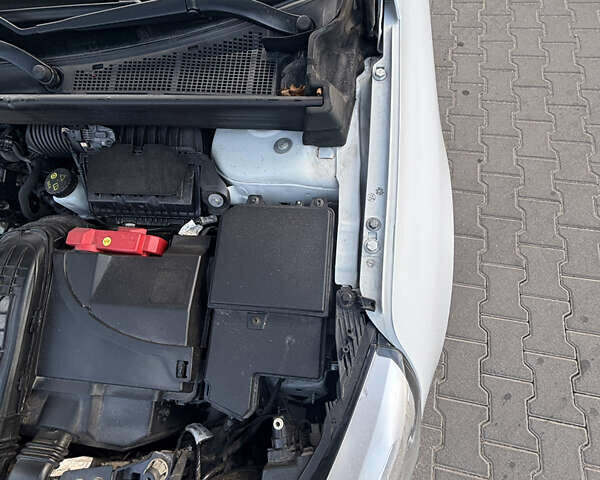 Білий Рено Меган, об'ємом двигуна 1.46 л та пробігом 233 тис. км за 11500 $, фото 20 на Automoto.ua