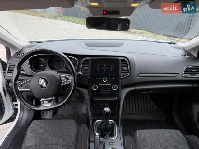 Білий Рено Меган, об'ємом двигуна 1.6 л та пробігом 189 тис. км за 10800 $, фото 11 на Automoto.ua