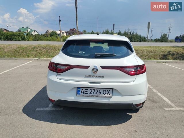 Білий Рено Меган, об'ємом двигуна 1.46 л та пробігом 200 тис. км за 10500 $, фото 3 на Automoto.ua