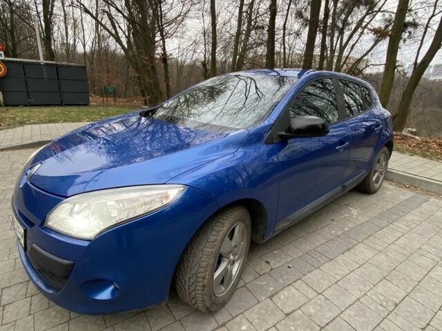 Белый Рено Меган, объемом двигателя 1.6 л и пробегом 258 тыс. км за 5779 $, фото 15 на Automoto.ua