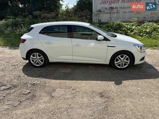 Белый Рено Меган, объемом двигателя 1.5 л и пробегом 259 тыс. км за 9600 $, фото 6 на Automoto.ua