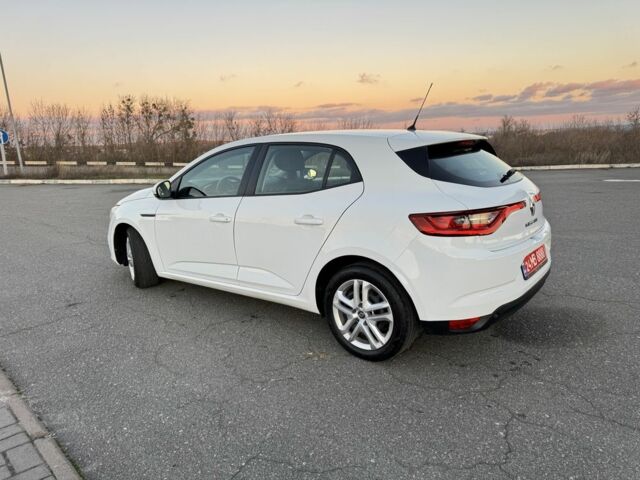 Белый Рено Меган, объемом двигателя 1.5 л и пробегом 2 тыс. км за 11900 $, фото 17 на Automoto.ua