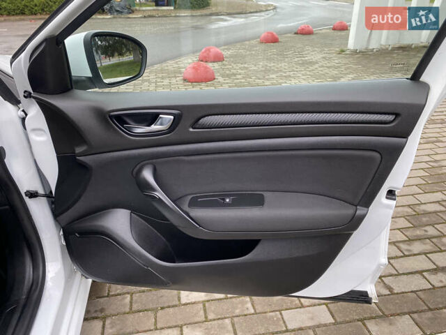 Білий Рено Меган, об'ємом двигуна 1.5 л та пробігом 207 тис. км за 11585 $, фото 17 на Automoto.ua