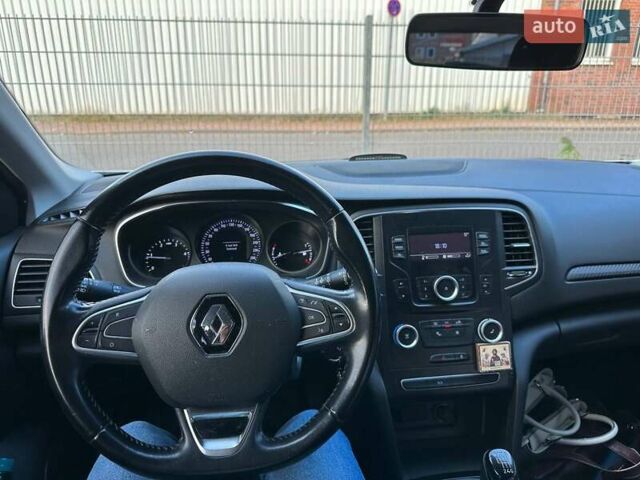 Белый Рено Меган, объемом двигателя 1.46 л и пробегом 180 тыс. км за 10900 $, фото 6 на Automoto.ua