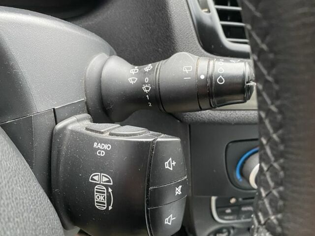 Белый Рено Меган, объемом двигателя 1.6 л и пробегом 258 тыс. км за 5779 $, фото 11 на Automoto.ua