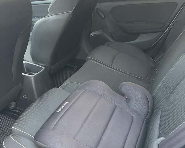 Белый Рено Меган, объемом двигателя 1.46 л и пробегом 224 тыс. км за 9500 $, фото 11 на Automoto.ua