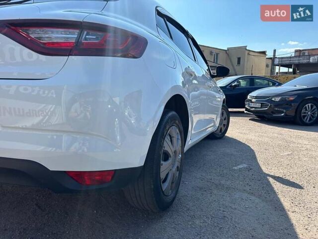 Білий Рено Меган, об'ємом двигуна 1.5 л та пробігом 221 тис. км за 10690 $, фото 10 на Automoto.ua