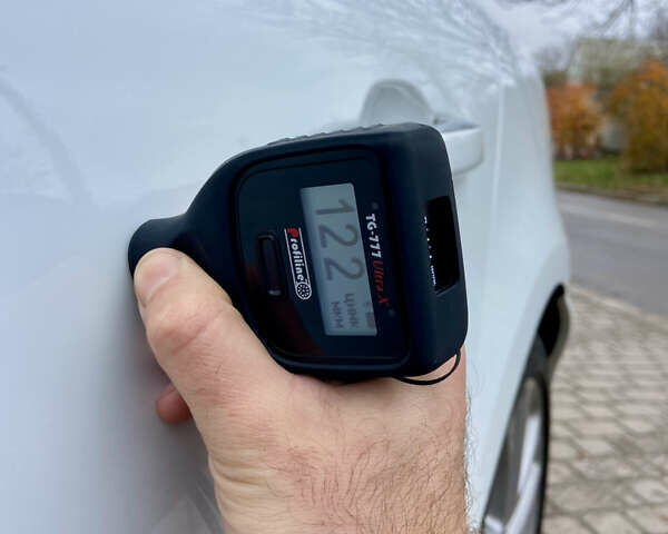 Білий Рено Меган, об'ємом двигуна 1.5 л та пробігом 151 тис. км за 15400 $, фото 94 на Automoto.ua