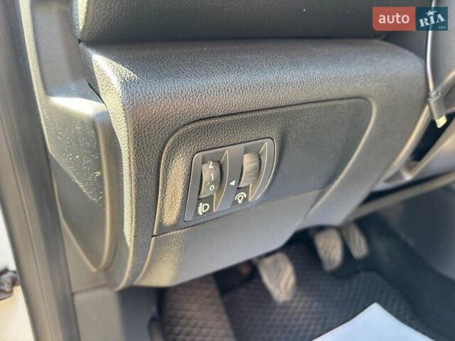 Білий Рено Меган, об'ємом двигуна 1.5 л та пробігом 221 тис. км за 10690 $, фото 18 на Automoto.ua