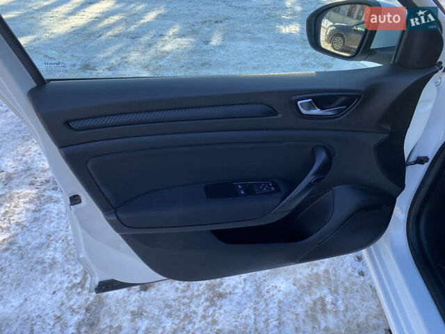 Белый Рено Меган, объемом двигателя 1.5 л и пробегом 207 тыс. км за 11850 $, фото 38 на Automoto.ua