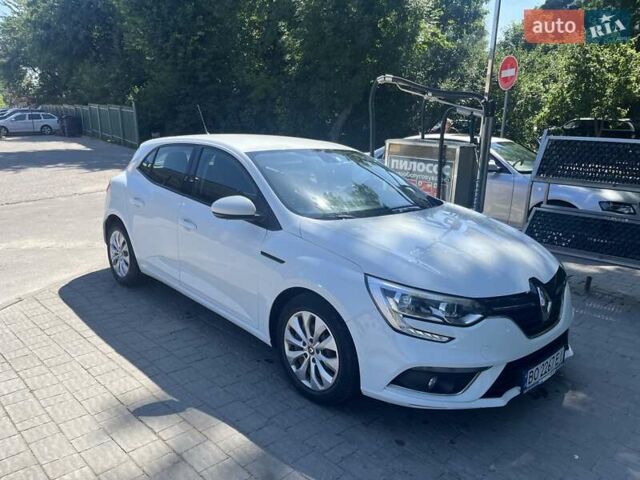 Белый Рено Меган, объемом двигателя 1.5 л и пробегом 204 тыс. км за 12400 $, фото 2 на Automoto.ua