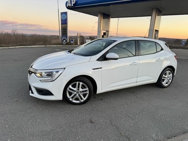 Белый Рено Меган, объемом двигателя 1.5 л и пробегом 2 тыс. км за 11900 $, фото 10 на Automoto.ua