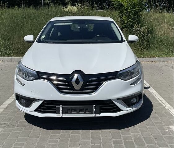Білий Рено Меган, об'ємом двигуна 0 л та пробігом 160 тис. км за 12600 $, фото 1 на Automoto.ua