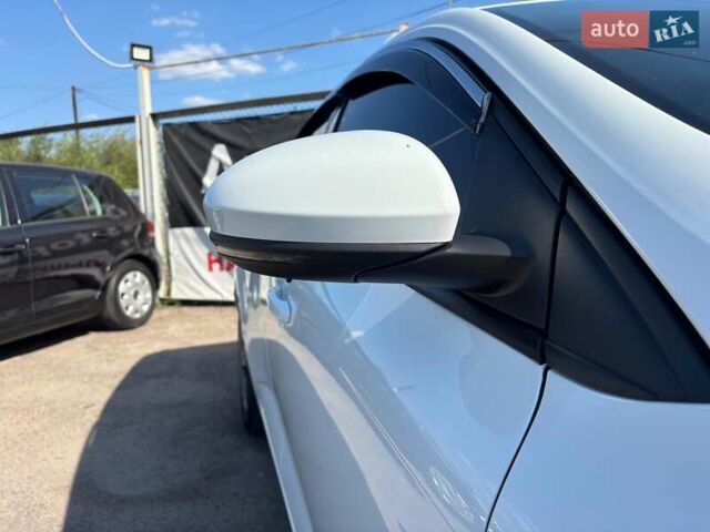 Білий Рено Меган, об'ємом двигуна 1.5 л та пробігом 221 тис. км за 10690 $, фото 9 на Automoto.ua